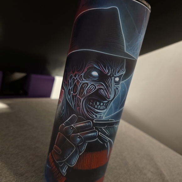 Freddy Set! Glowing Tumbler & Sweatshirt!! - Picture 3 of 7